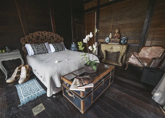 Absolute Beachfront Romantic Laut