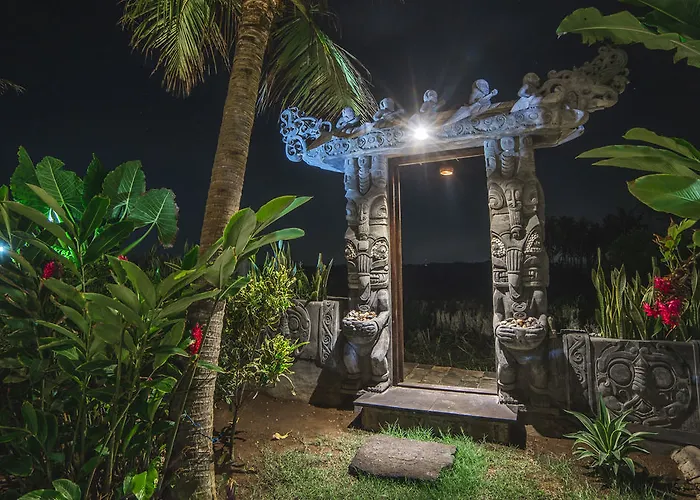 Absolute Beachfront Romantic Laut Hotel Krambitan